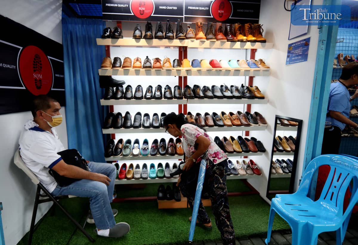 TRIBUNE-shoe bazaar